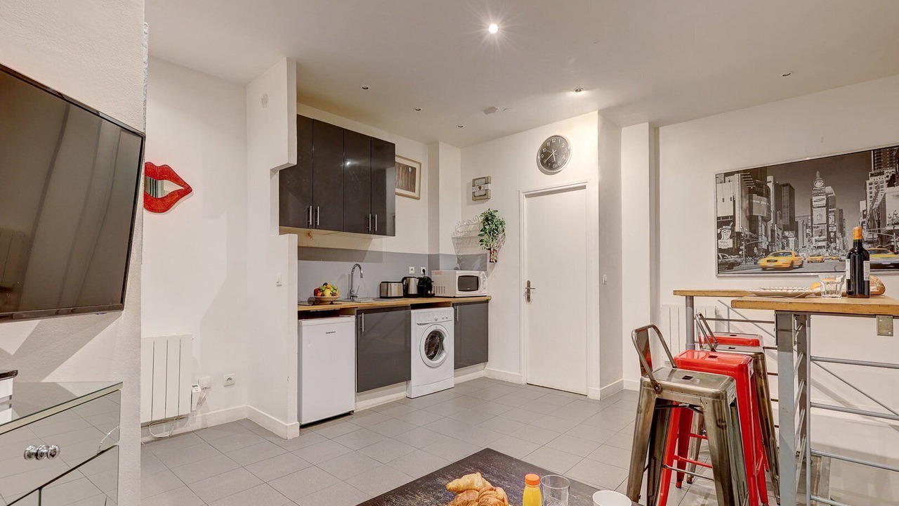Photo of Kitchen in Quartier de la Folie-Mericourt