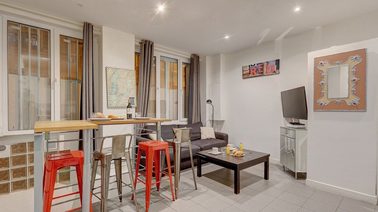 Photo of Livingroom in Quartier de la Folie-Mericourt