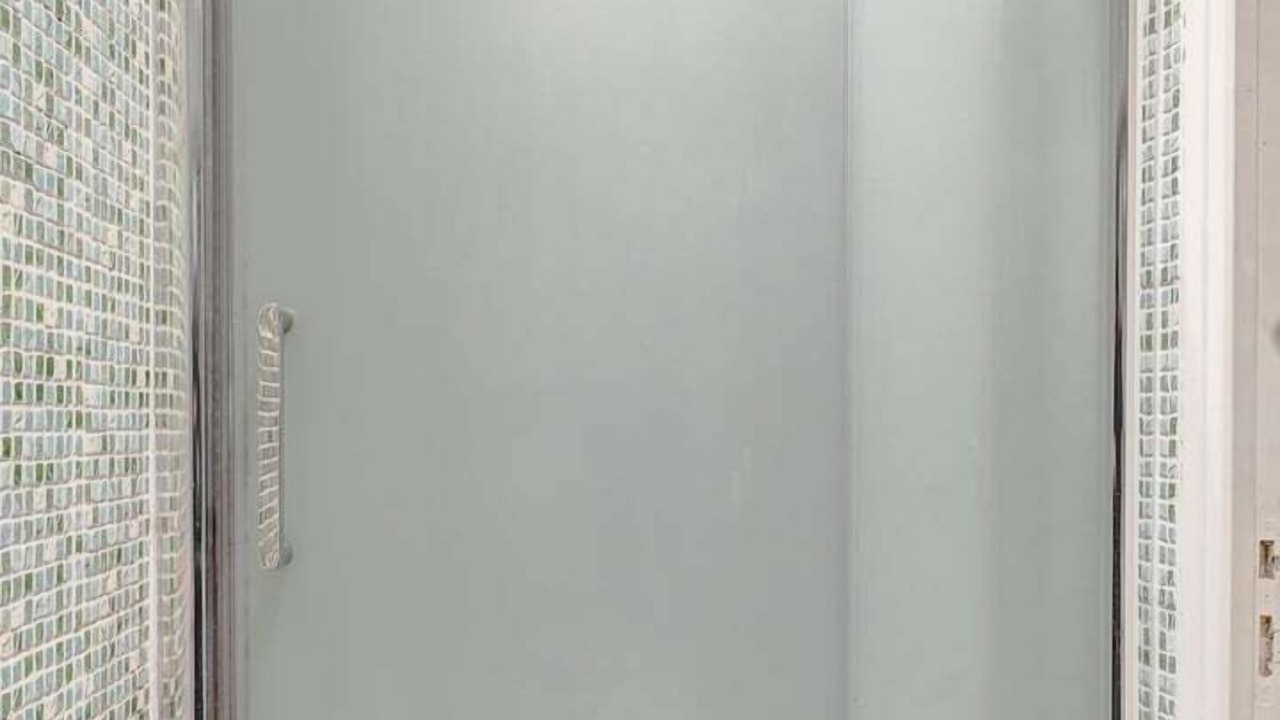 Photo of Bathroom in Quartier de la Folie-Mericourt