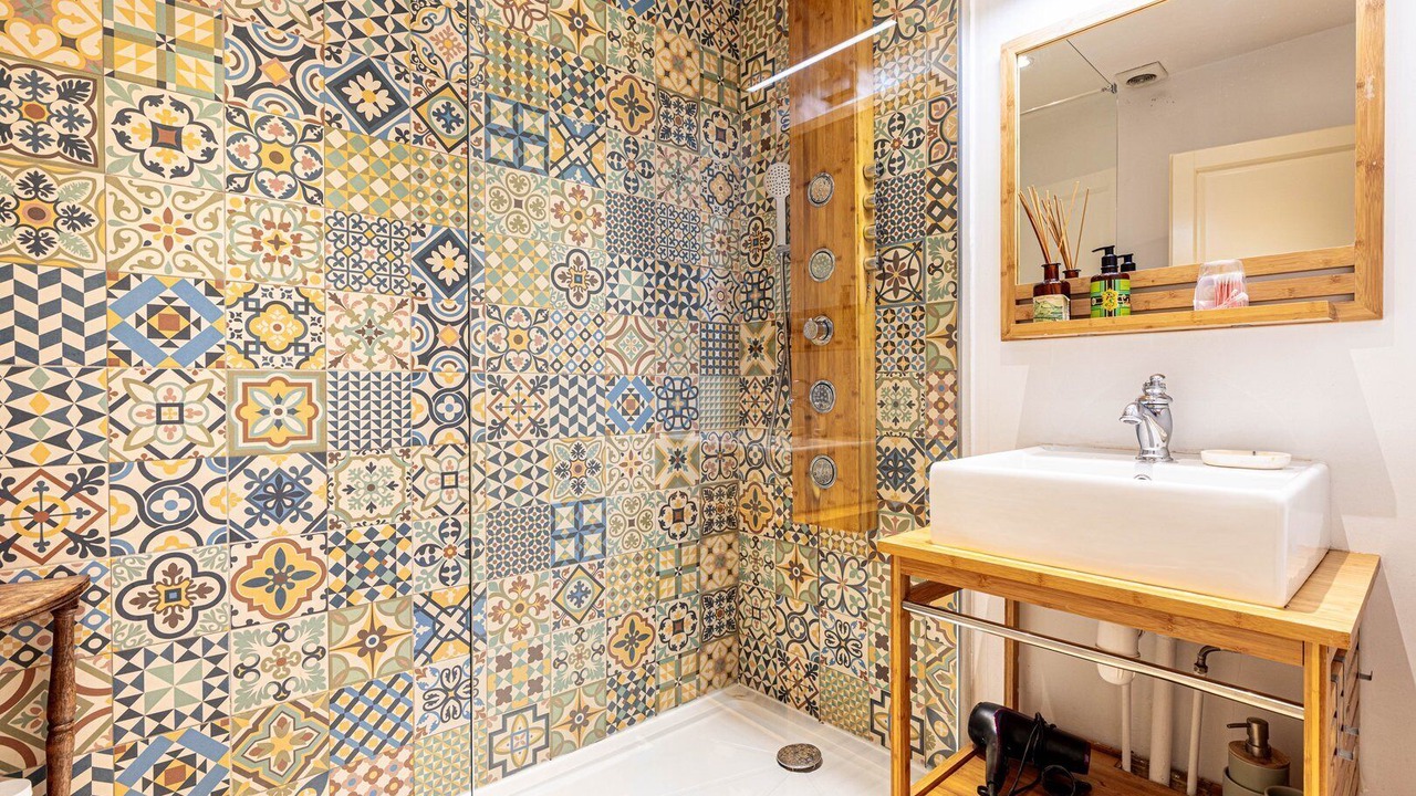 Photo of Bathroom in Combat