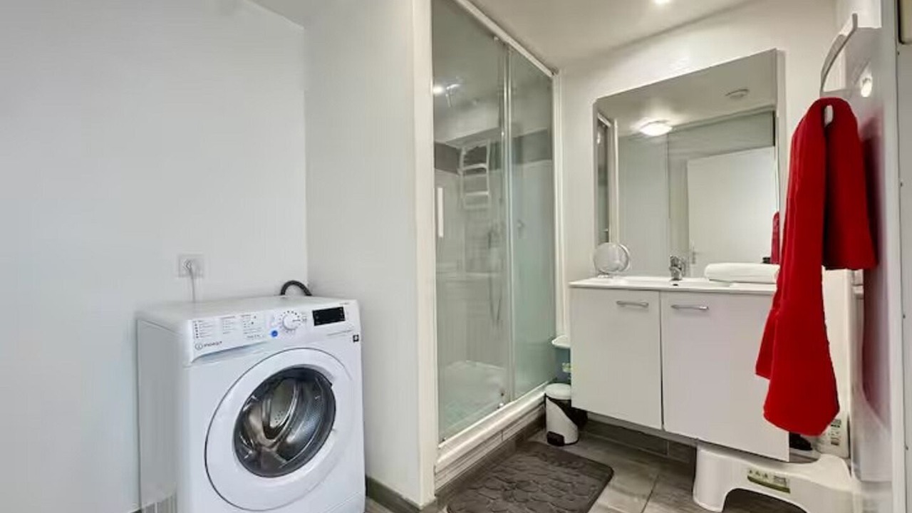 Photo of Bathroom in Puteaux