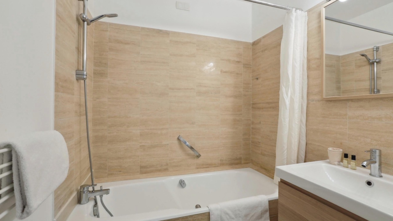 Photo of Bathroom in Arts-et-Metiers