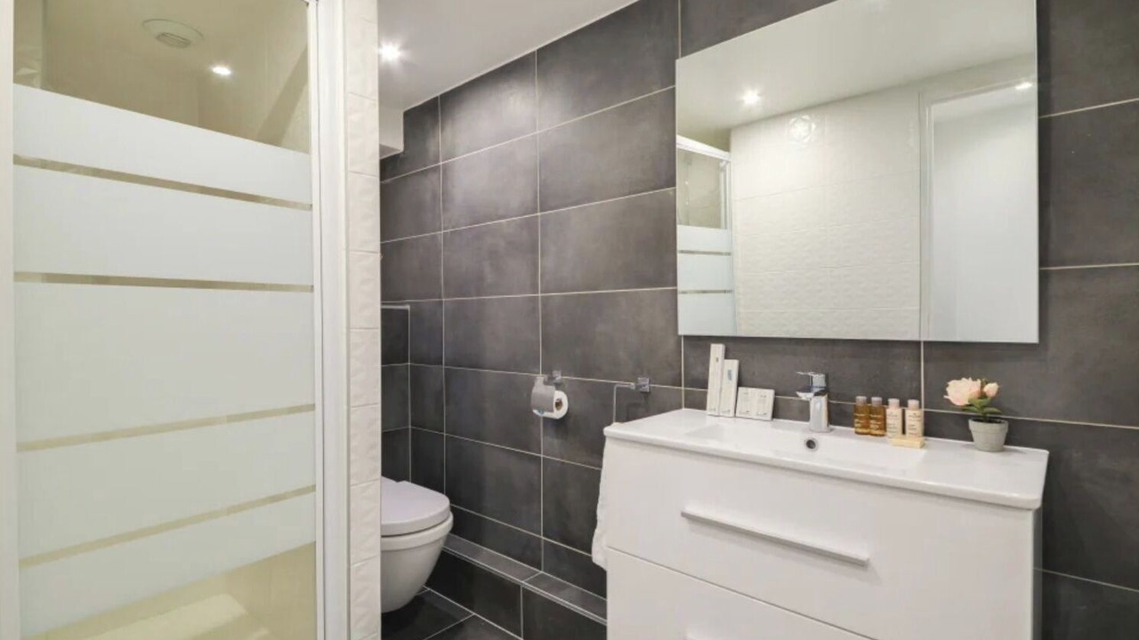 Photo of Bathroom in 9th Arrondissement