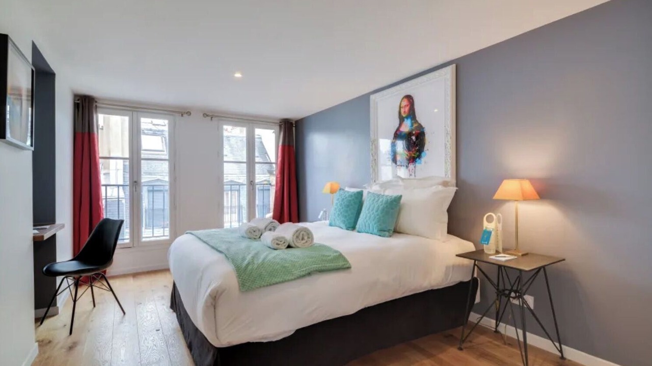 Photo of Bedroom in 9th Arrondissement