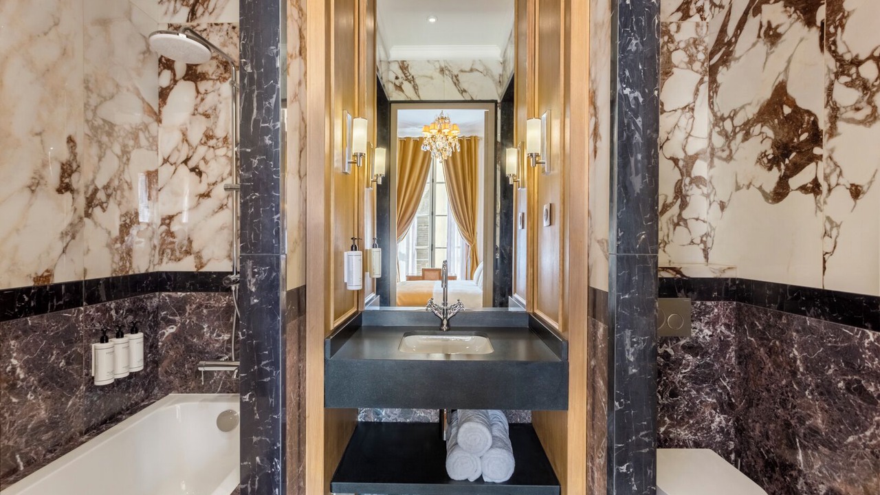 Photo of Bathroom in 3rd Arrondissement