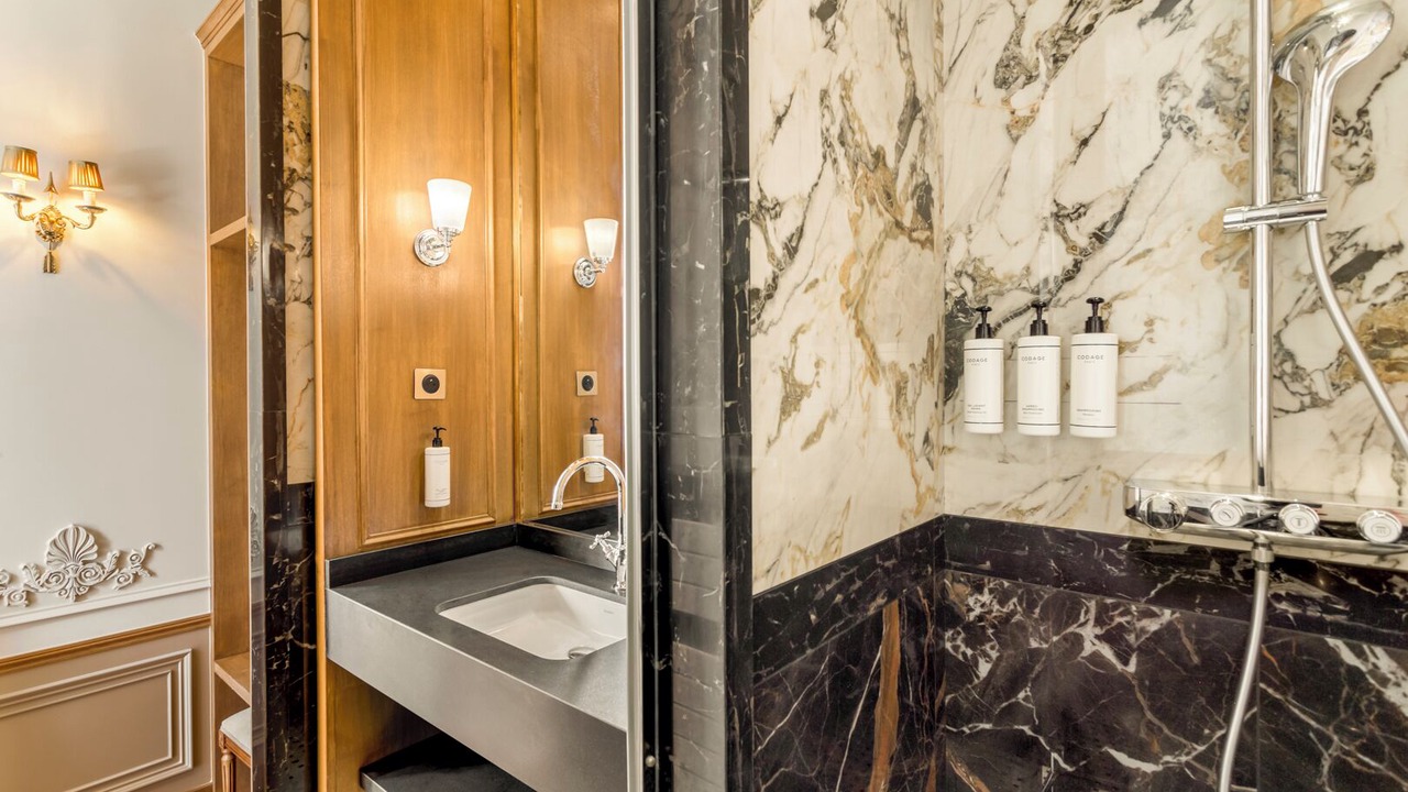 Photo of Bathroom in 3rd Arrondissement