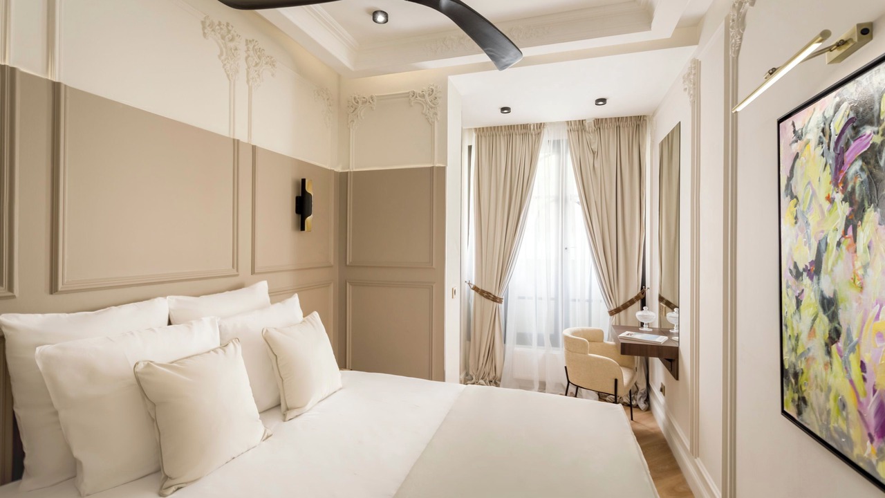 Photo of Bedroom in 7th Arrondissement