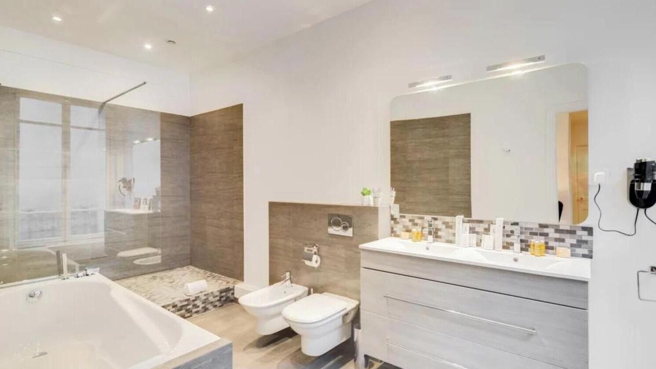 Photo of Bathroom in Chaillot