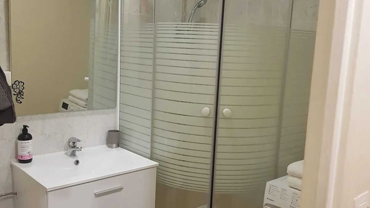 Photo of Bathroom in Les Pavillons-sous-Bois