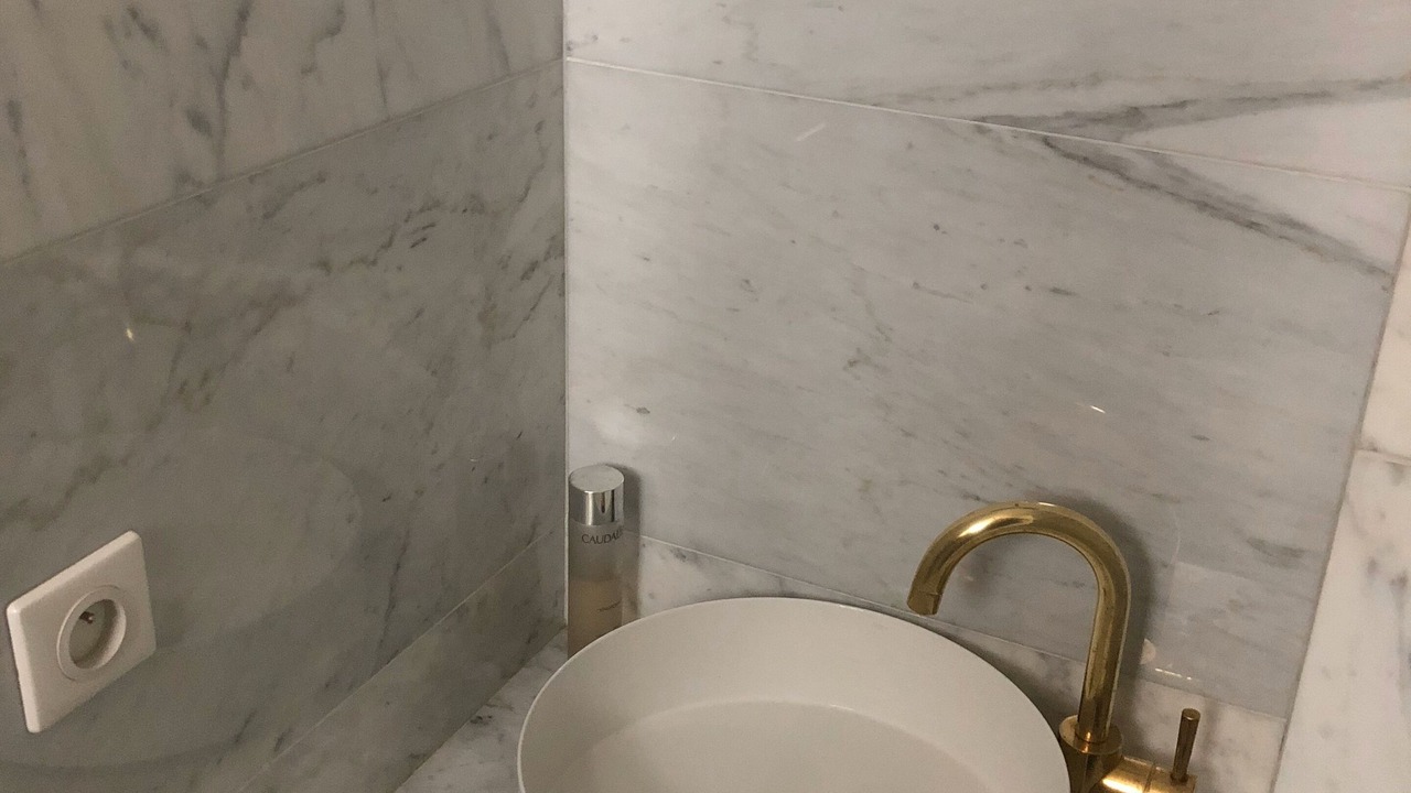 Photo of Bathroom in Combat