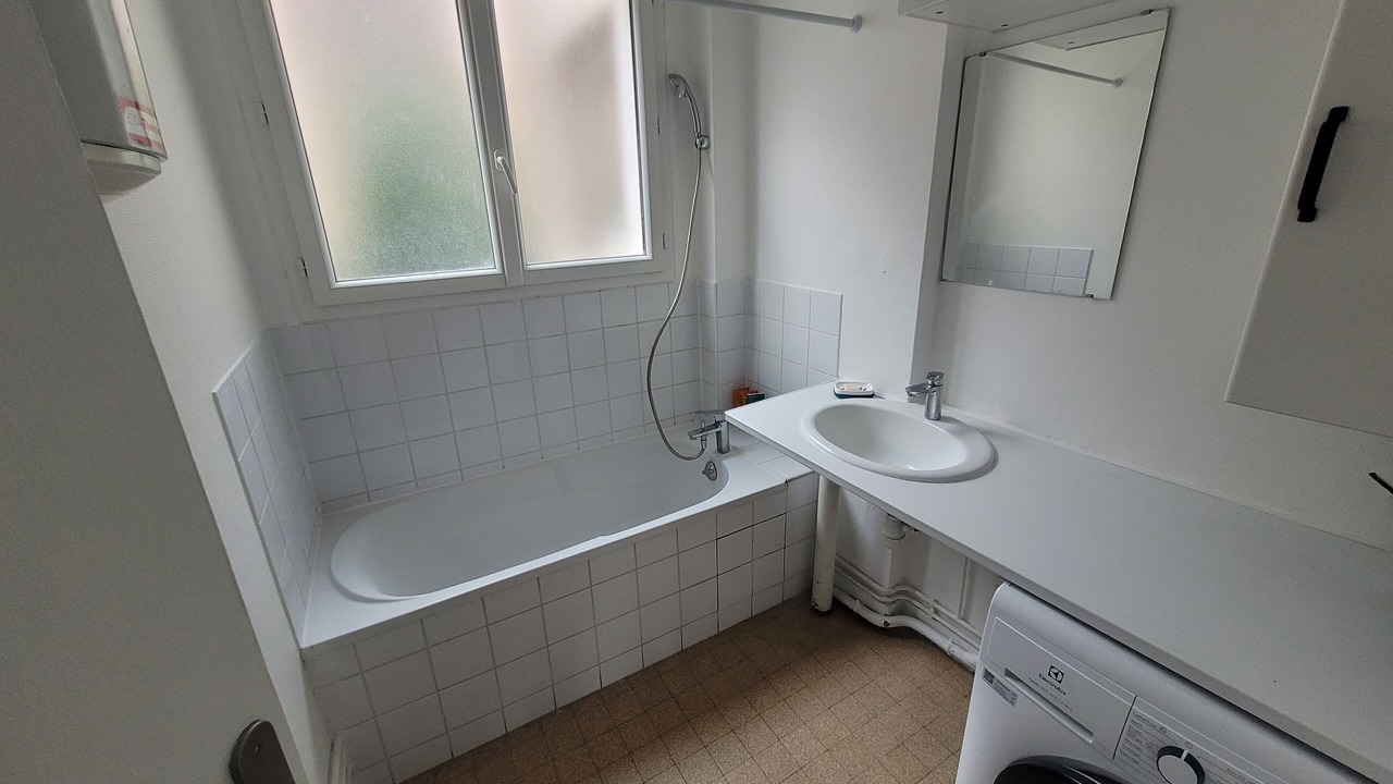 Photo of Bathroom in Clichy