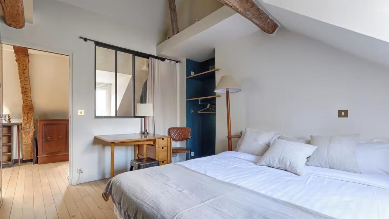 Photo of Bedroom in Arts-et-Metiers