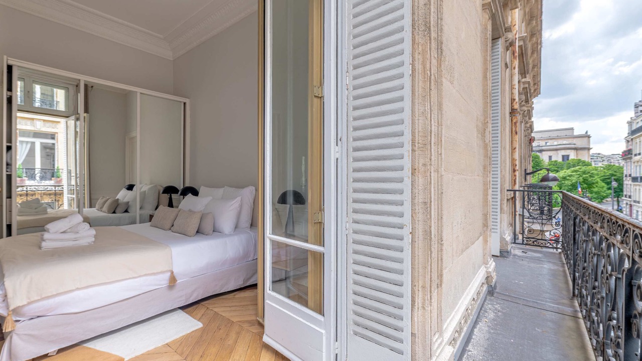 Photo of Bedroom in Chaillot