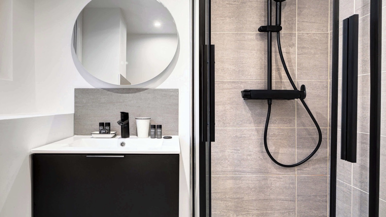 Photo of Bathroom in Charonne