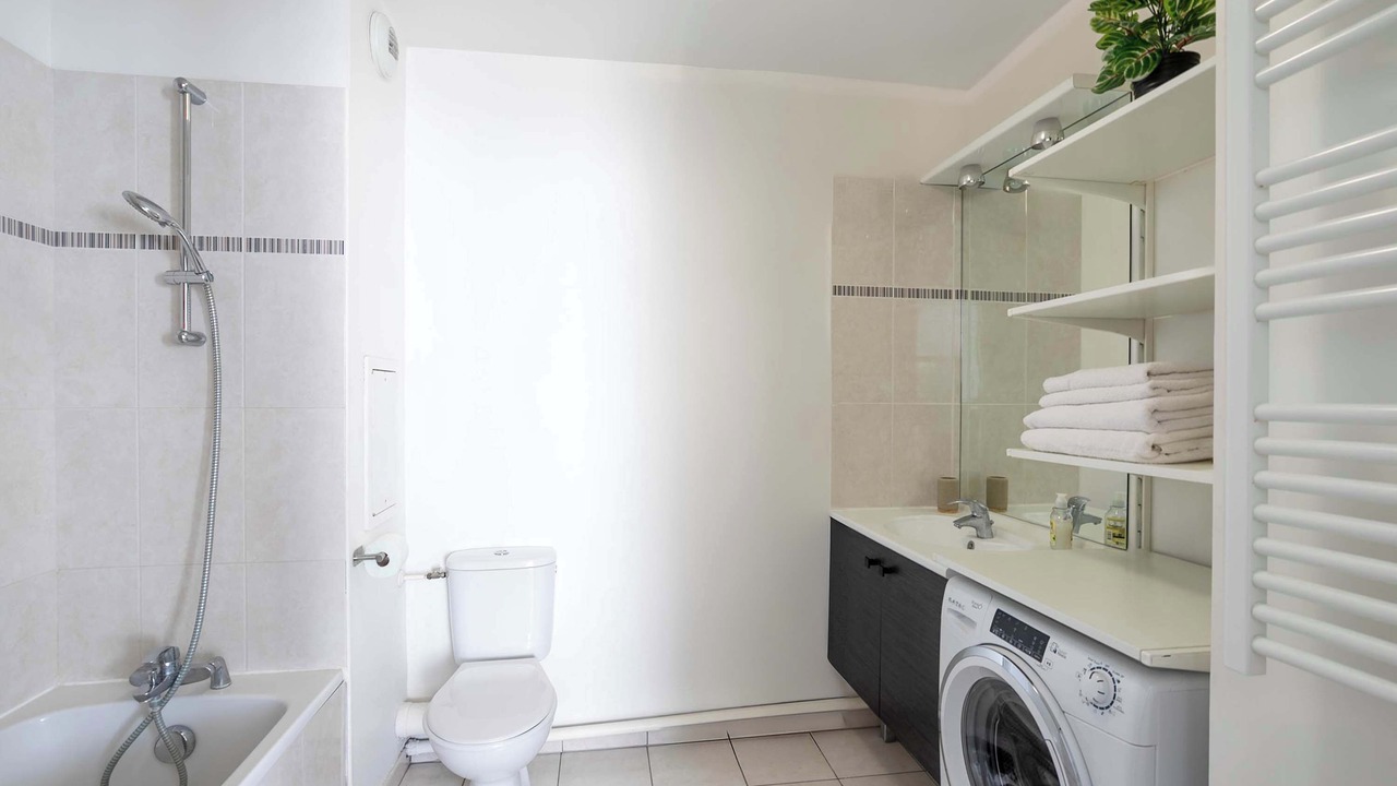 Photo of Bathroom in Pantin