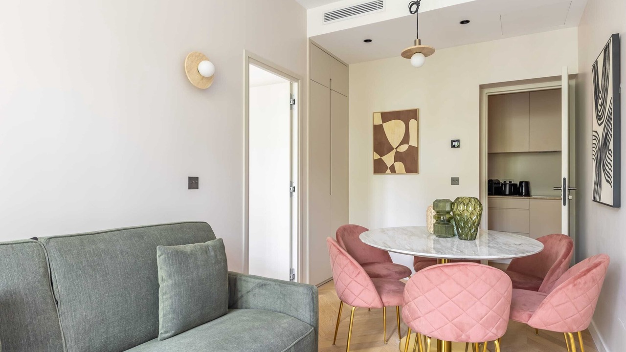 Photo of Livingroom in Arts-et-Metiers