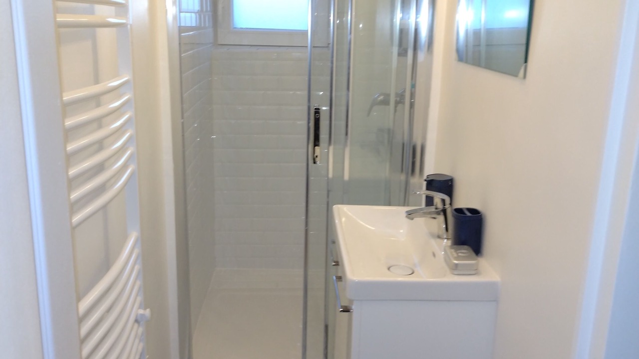 Photo of Bathroom in Esbly