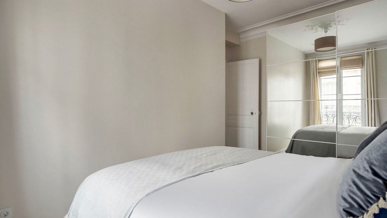 Photo of Bedroom in Chaillot