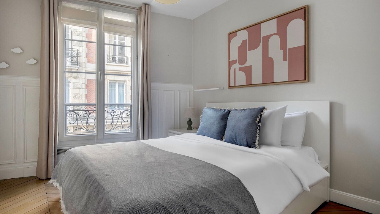 Photo of Bedroom in Chaillot