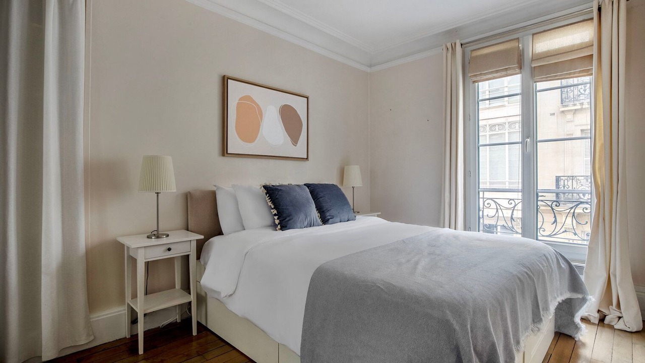 Photo of Bedroom in Chaillot