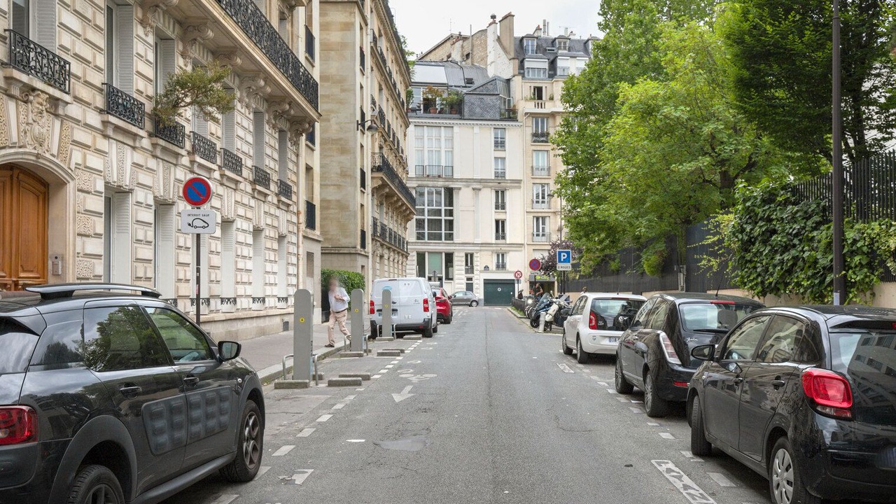 Photo of Others in Montparnasse
