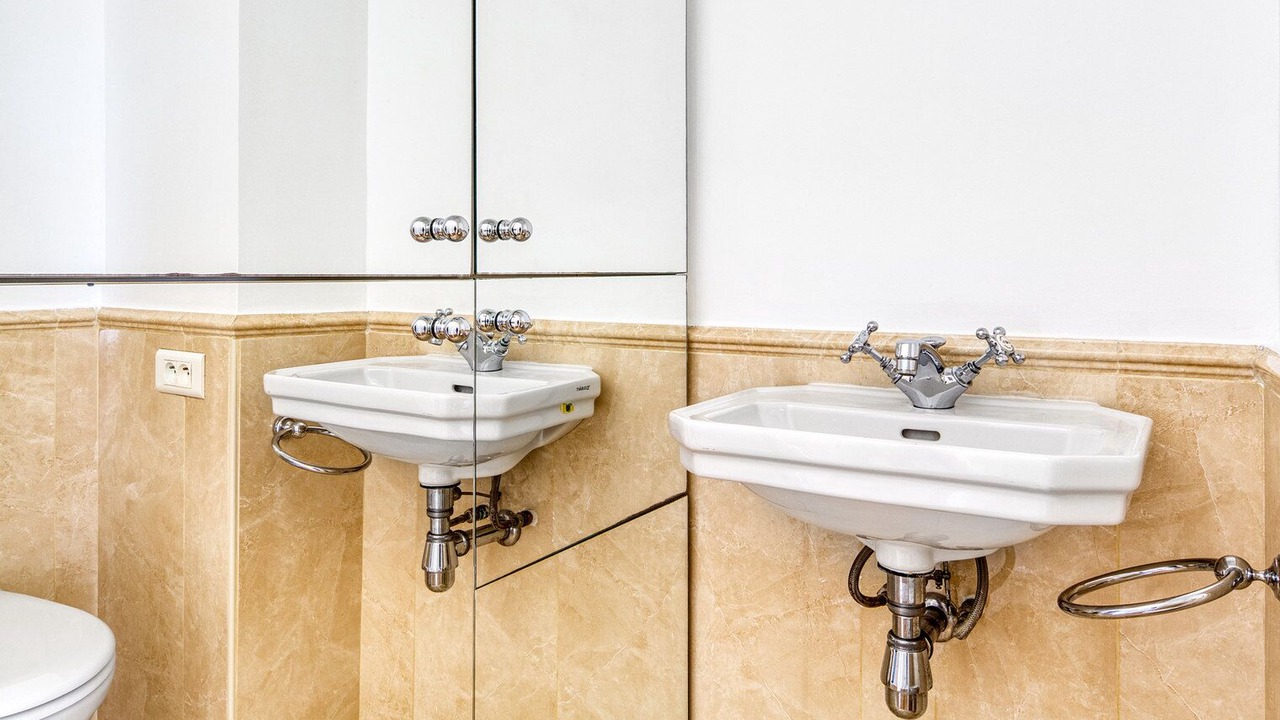Photo of Bathroom in 7th Arrondissement