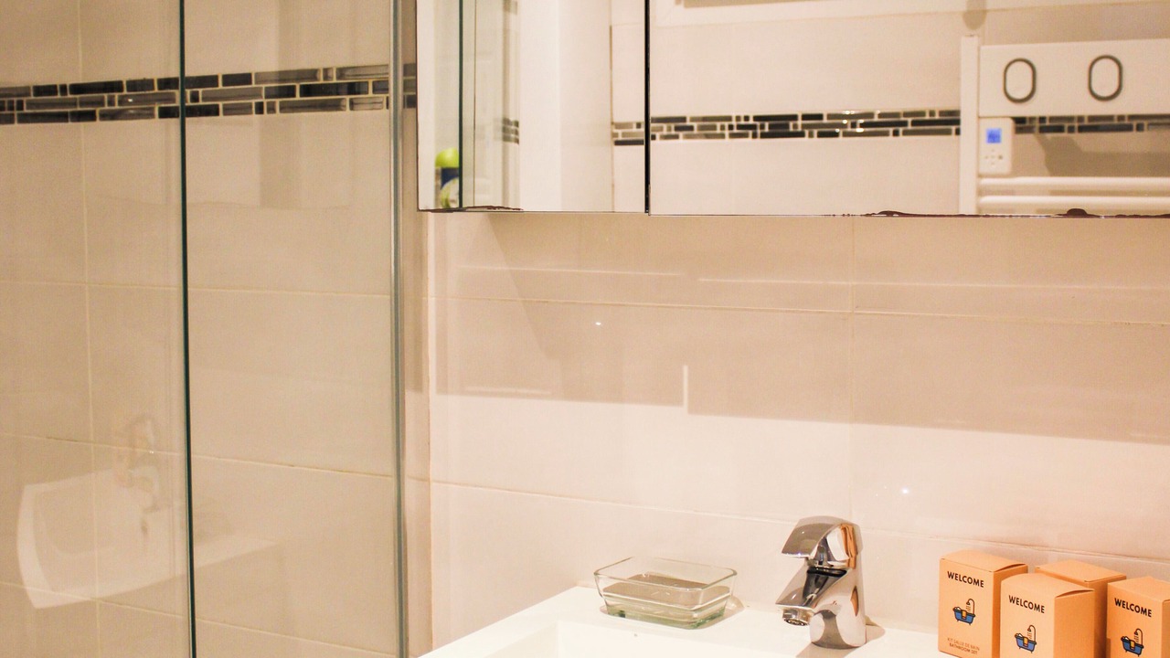 Photo of Bathroom in Quartier de la Folie-Mericourt