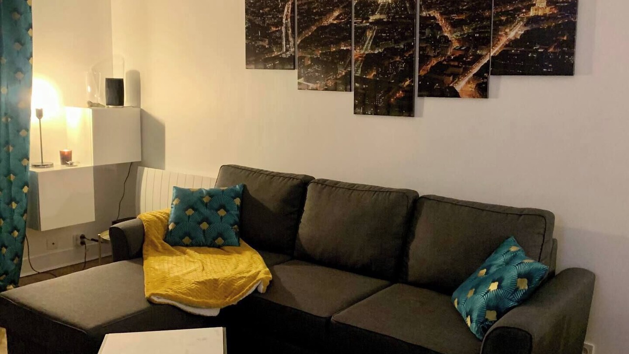 Photo of Livingroom in Plateau - Mont-Valerien