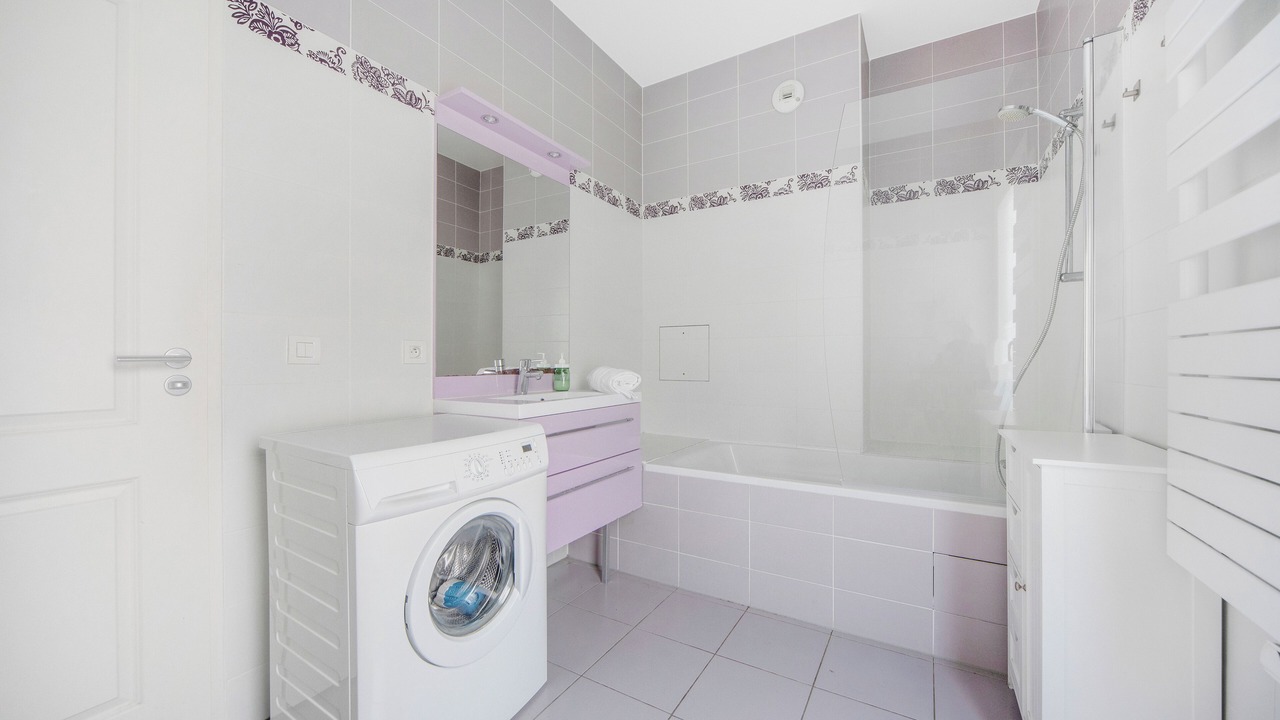 Photo of Bathroom in 19th Arrondissement