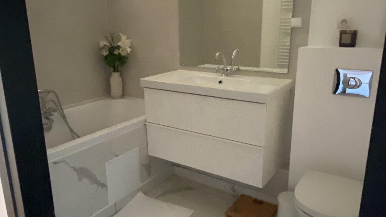 Photo of Bathroom in Courbevoie