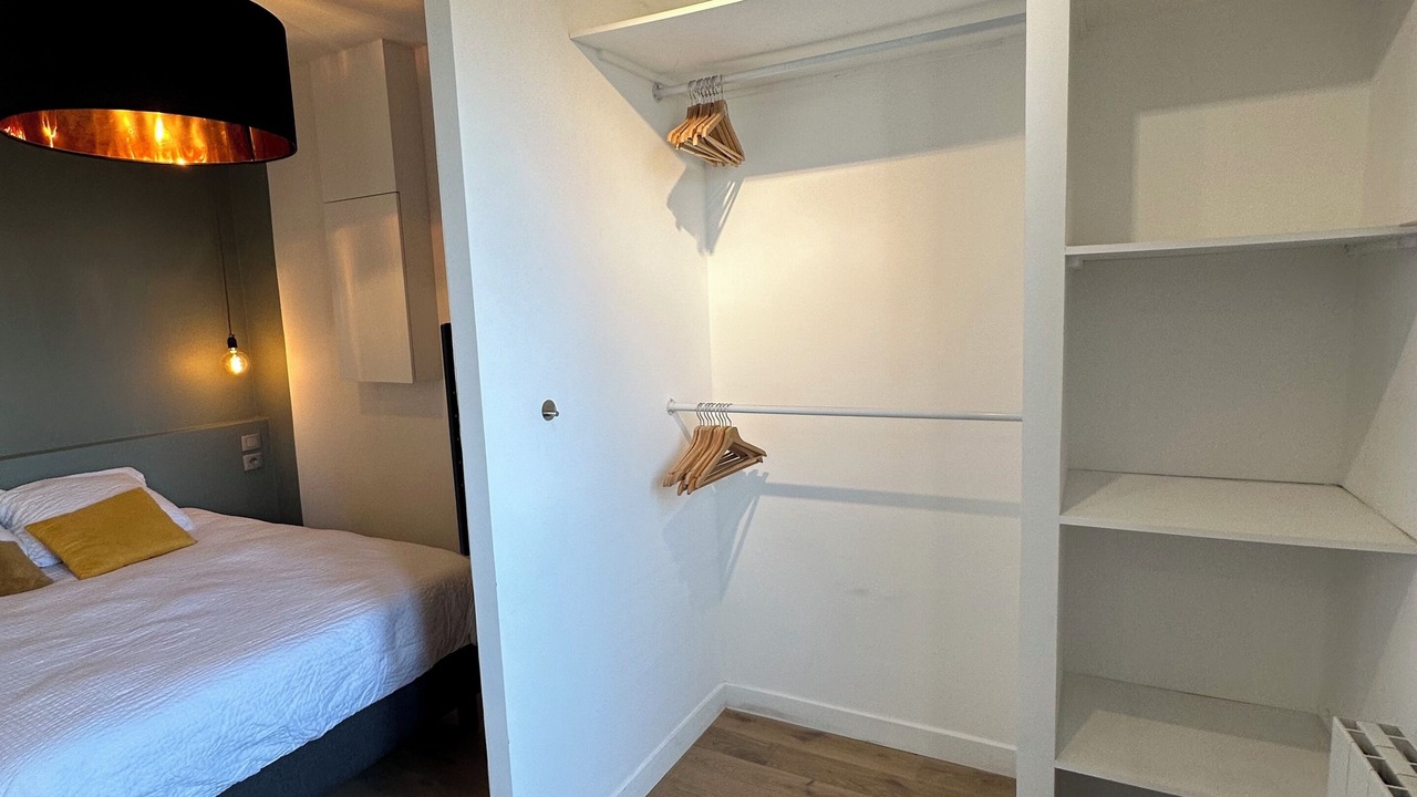 Photo of Bedroom in Louis Bertrand-Mirabeau-Semard