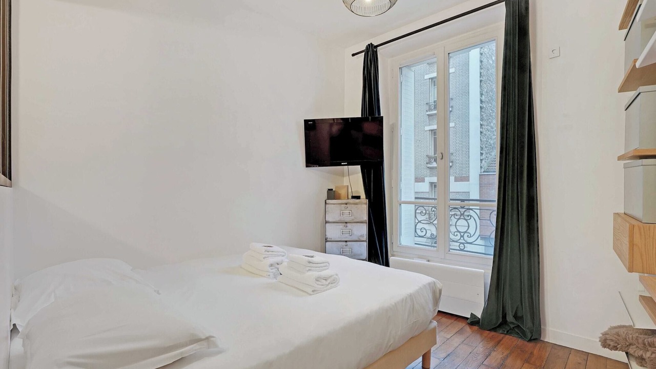 Photo of Bedroom in 18th Arrondissement