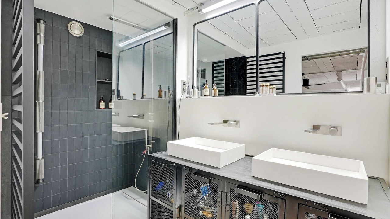 Photo of Bathroom in 18th Arrondissement