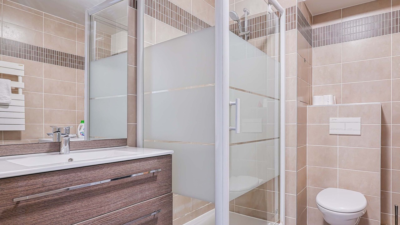 Photo of Bathroom in Issy-les-Moulineaux