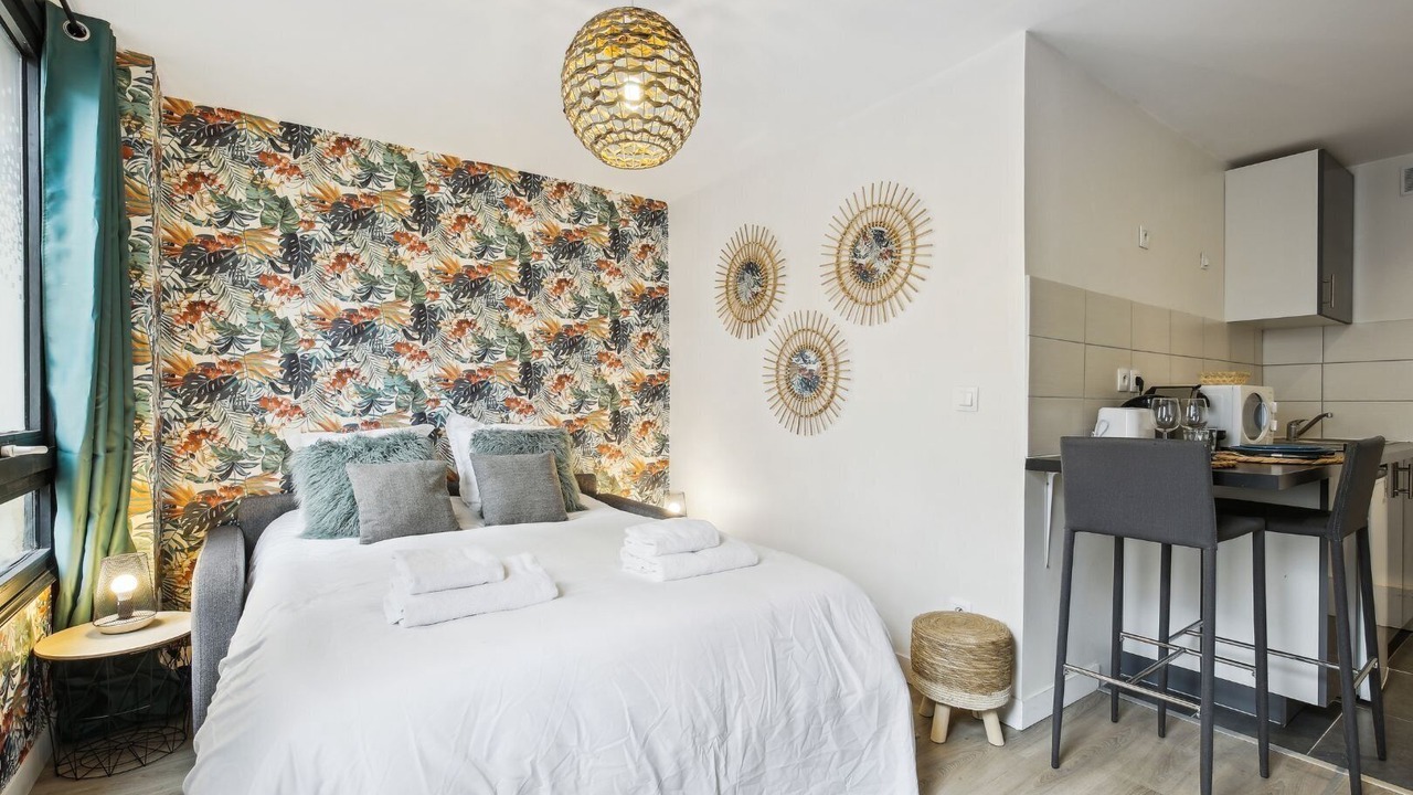 Photo of Bedroom in Asnieres-sur-Seine