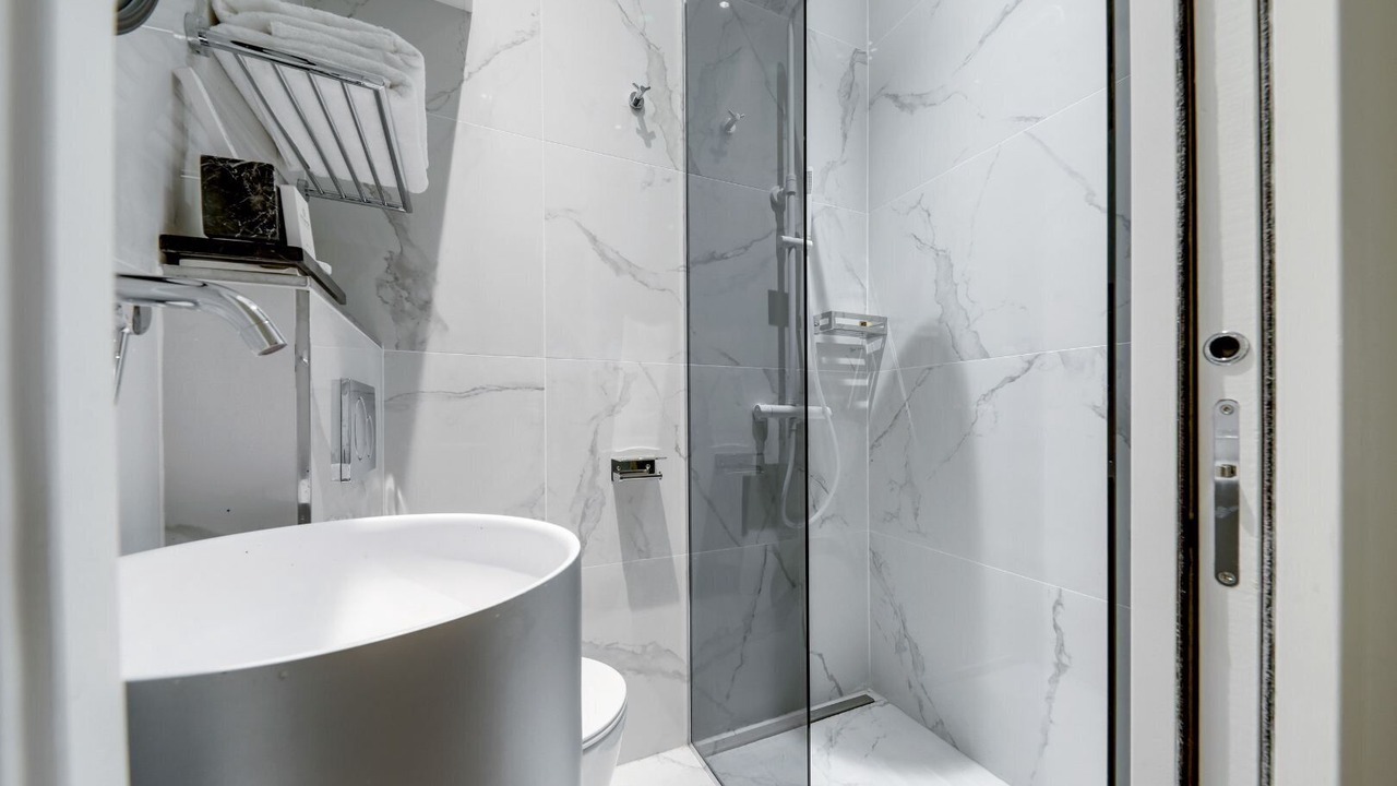 Photo of Bathroom in Saint-Merri