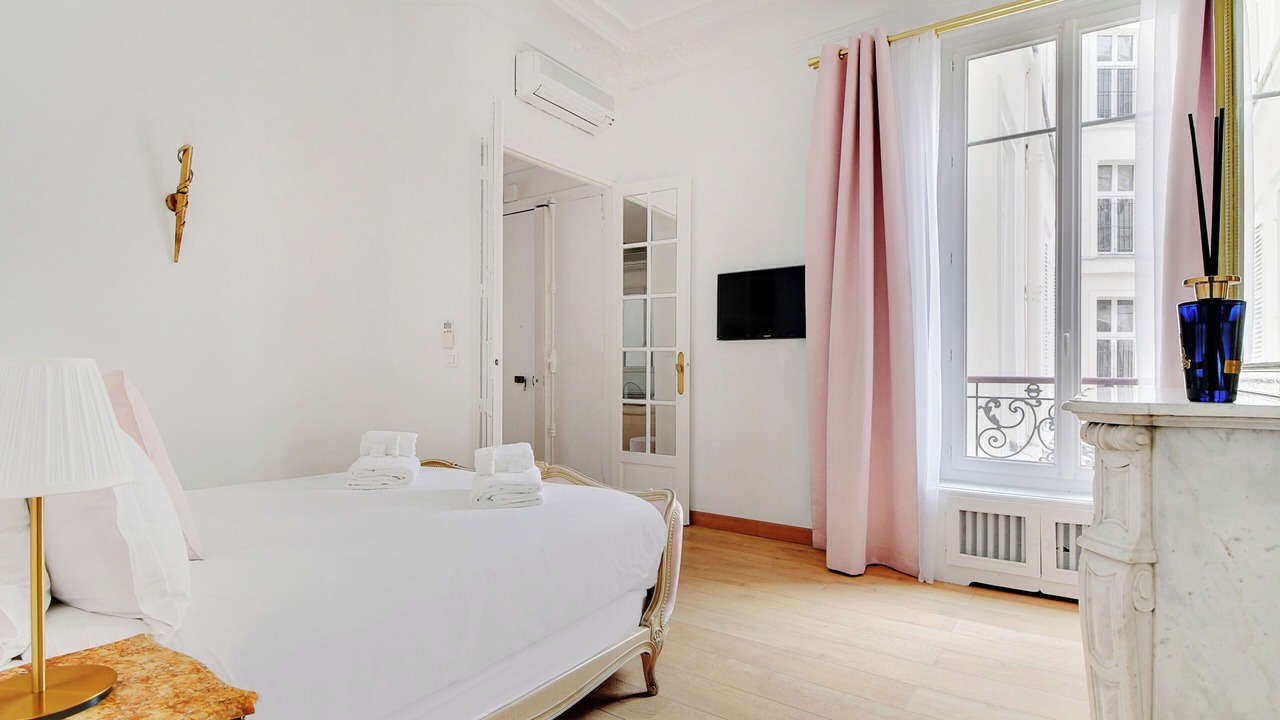 Photo of Bedroom in Hopital Saint-Louis