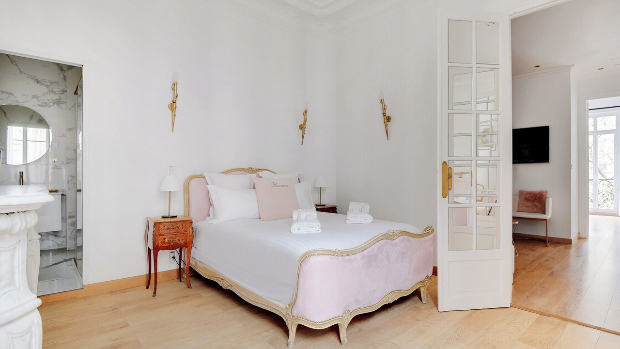 Photo of Bedroom in Hopital Saint-Louis