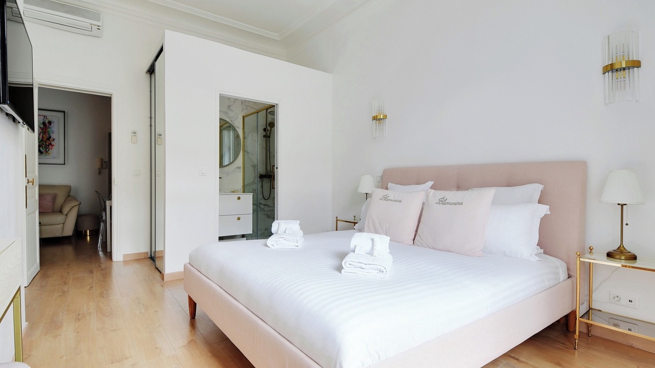 Photo of Bedroom in Hopital Saint-Louis