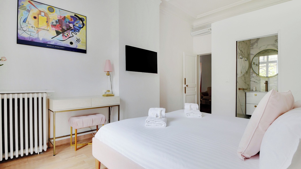 Photo of Bedroom in Hopital Saint-Louis