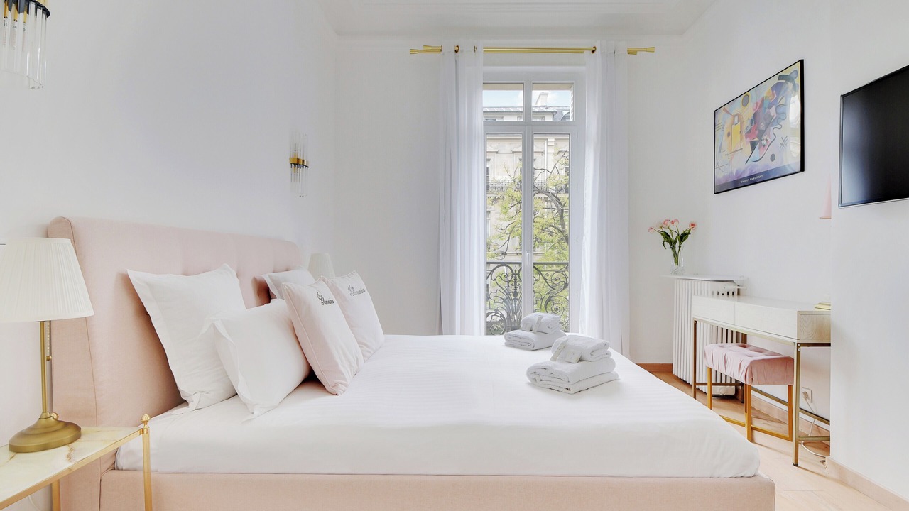 Photo of Bedroom in Hopital Saint-Louis