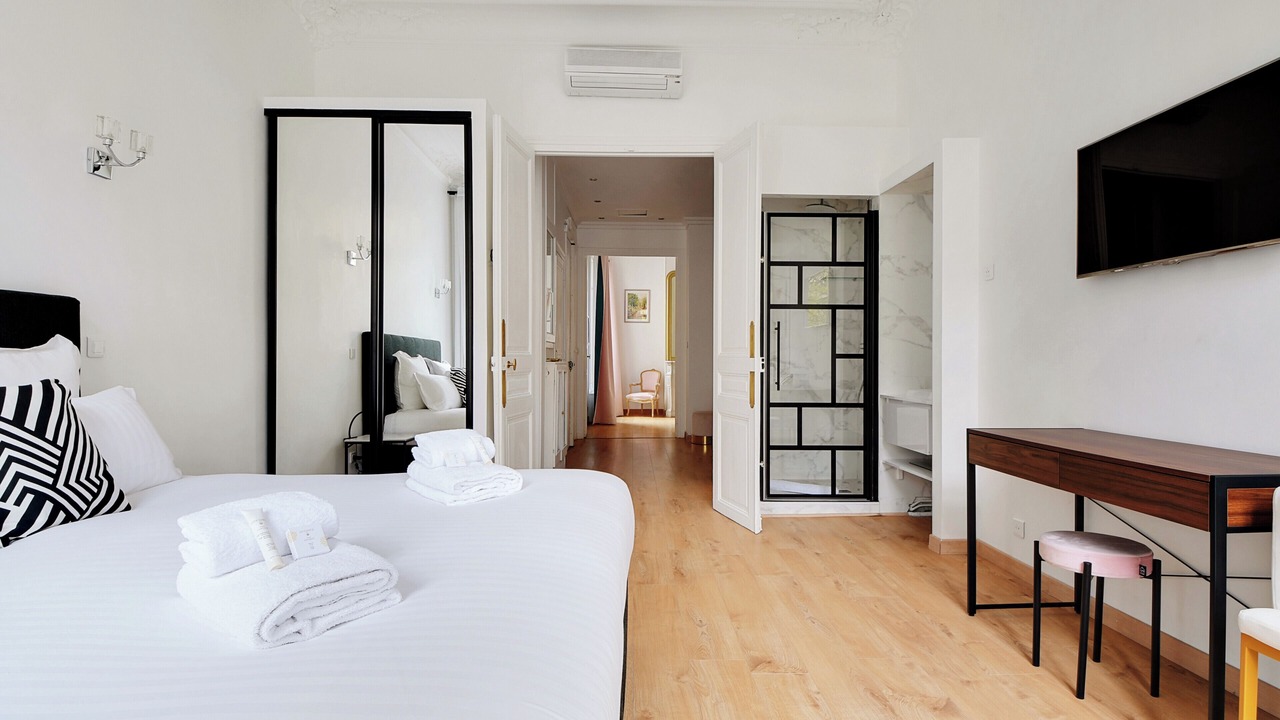 Photo of Bedroom in Hopital Saint-Louis