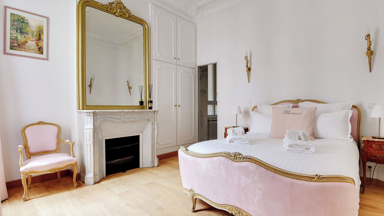 Photo of Bedroom in Hopital Saint-Louis