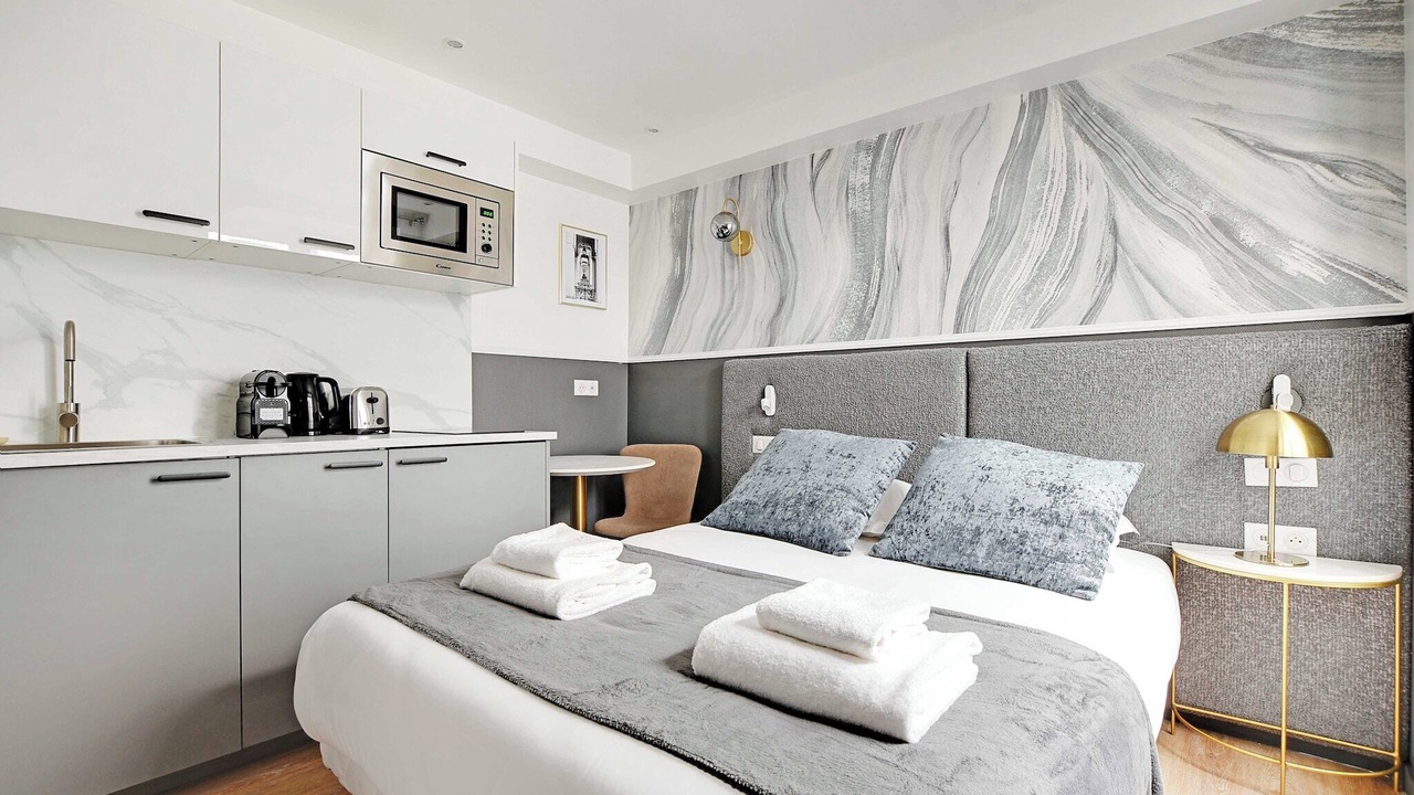 Photo of Bedroom in 18th Arrondissement