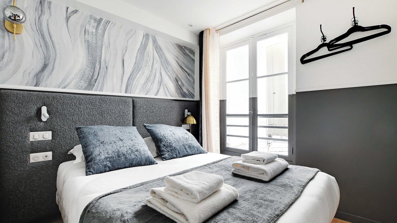 Photo of Bedroom in 18th Arrondissement