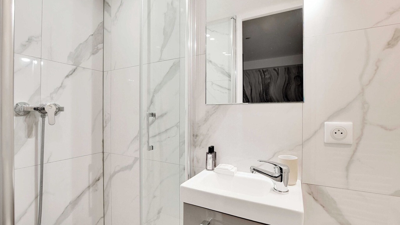 Photo of Bathroom in 18th Arrondissement