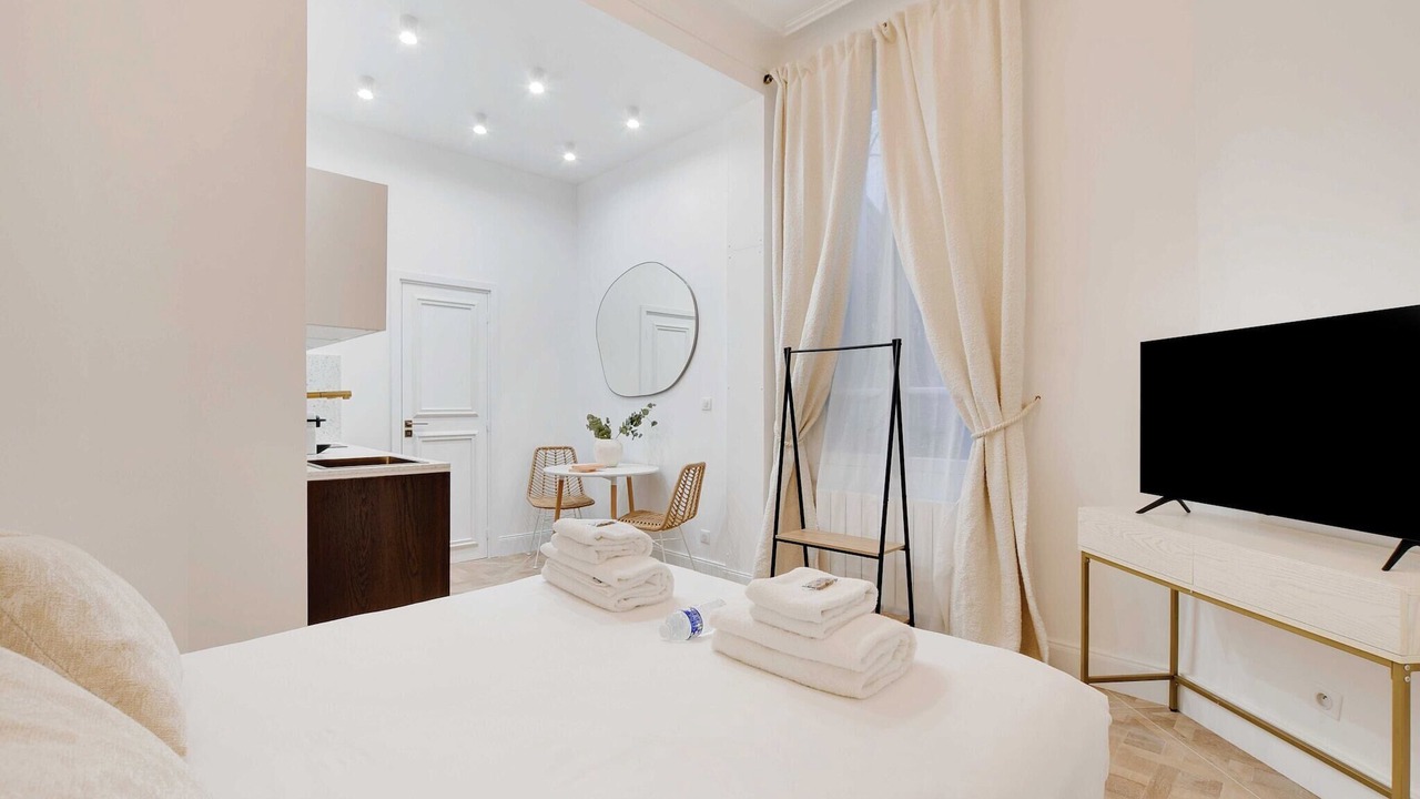 Photo of Bedroom in 16th Arrondissement