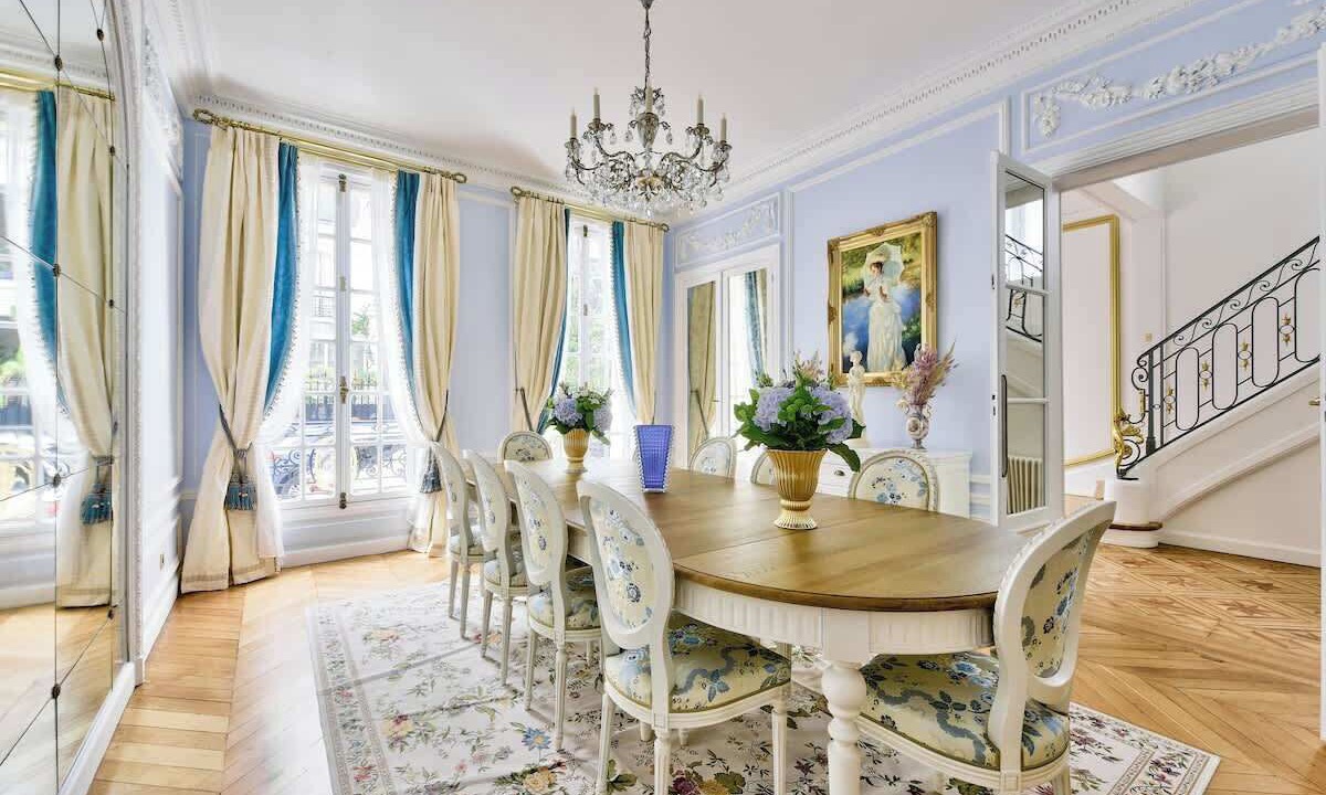 Photo of Others in Porte-Dauphine