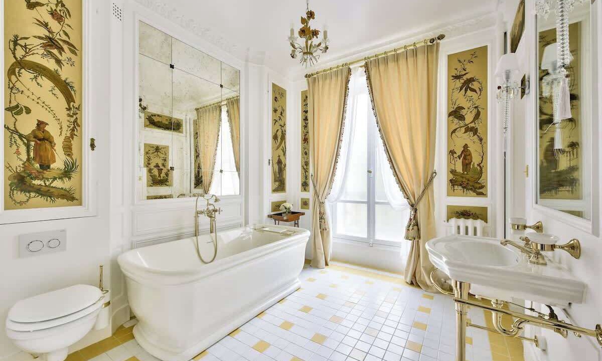 Photo of Bathroom in Porte-Dauphine