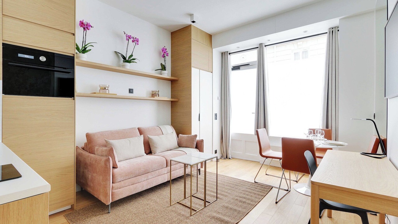 Photo of Livingroom in Quartier de l'Ecole-Militaire
